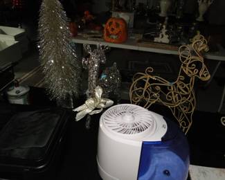 Humidifier, and other assorted holiday items