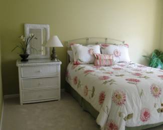 A fresh look at a bedroom set