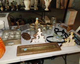 This and that, it all adds up to glamor decorating