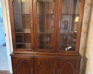 Pennsylvania House 2 pcs china cabinet
53”w 17”d 78.5”t lighted $ 350.00