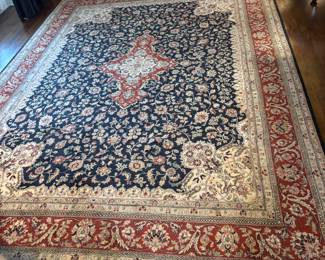 Large Persian Area Rug hand tied. 9’ x 12.5’.     