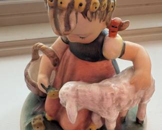 My Favorite Pet" Girl & Lamb Hummel missing flower