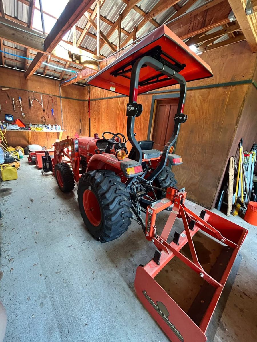 Kubota L2501 Tractor with 4 attachments
Only 45 hours!
Basically brand new!
Barn kept.
Starts right up.