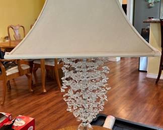 Crystal Lamp
Great condition
31” tall