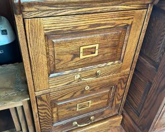 Solid Wood 2 Drawer Filing Cabinet
Excellent condition
No key
18” across x 28” deep x 29” tall
Must be able to move and load yourself