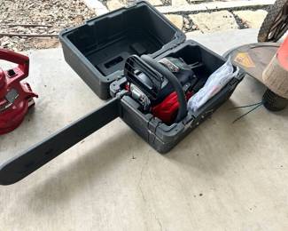 Craftsman 18” 2 Cycle Gas Chainsaw
Excellent condition.
Used once.
