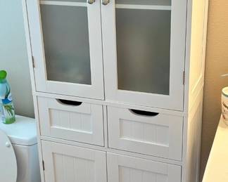 White Cabinet
Great condition
23” x 11 1/2” x 62” tall
Must be able to move and load yourself