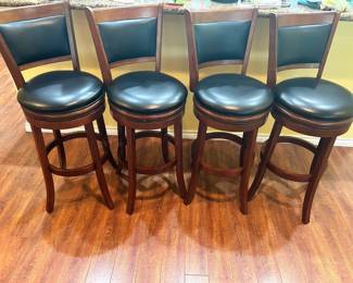 Wood & Leather Swivel Barstools
*4 available
All in excellent condition, with the exception of one having some nicks on footrest.
17” across seat, 29” tall to seat, 43” tall to back
Must be able to move and load yourself.