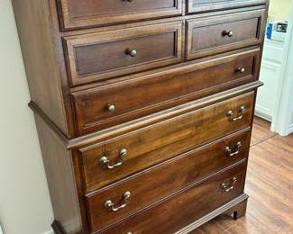 Sumter Cabinet Company Dresser
Good condition.
42” across x 19” deep x 58” tall
Located upstairs- must be able to move down and load yourself