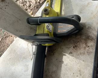 Ryobi Battery Operated Chainsaw
Good working condition
Battery not included.