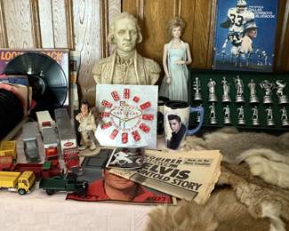 Elvis memorabilia,The Official 1985 Dallas Cowboys Bluebook VI, Vintage Chess, Wool, Records, Thomas Jefferson statue