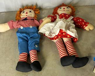 Raggedy Andy and Annie dolls