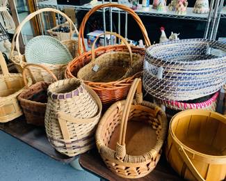 Collection of Handcrafted Woven Baskets
A charming variety of handcrafted woven baskets in all shapes and sizes—each one blending tradition with rustic elegance. Perfect for storage, gardening, picnics, or home décor, these timeless pieces add warmth and character to any space.