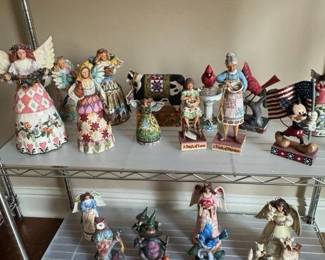 Jim Shore Angel & Folk Art Figurines
Beautiful assortment of folk art–inspired figurines, many resembling the distinctive style of Jim Shore. Featuring angels, seasonal characters, and rustic motifs, these pieces blend traditional charm with hand-carved detailing. Ideal for collectors of Americana, holiday décor, or spiritual-themed art. While exact origins vary, several pieces may be limited editions or from popular lines—adding both charm and potential value to your collection.