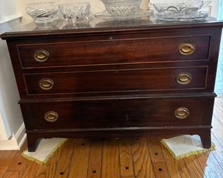 Lane Cedar Chest -opens from top & deep
