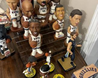 Grizzly bobbleheads plus many more!!! Large selection