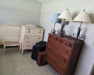 Twin size Headboard & Footboard w/bedrails, Chest of drawers & sitting bench