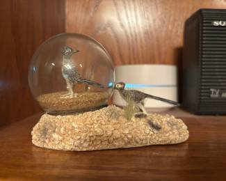 Vintage 1996 ROAD RUNNER American Legacy Wildlife Collection Figurine Sand Globe
