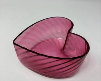 Vintage Heart Shaped Pilgrim Cranberry Glass Rose Bowl