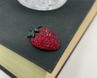 Strawberry Brooch / Pin