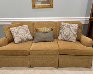 Beautiful Couch / Sofa