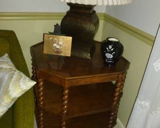 BAKER vintage table, lamp, misc