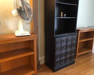 Bottom is a cabinet, not drawers
