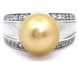 Gold Cultured Pearl & Pavé White Topaz Ring