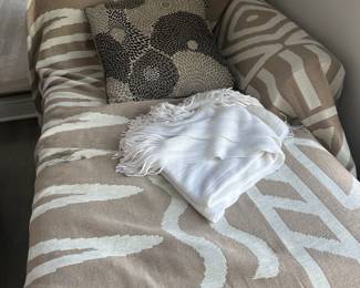 Chaise lounge