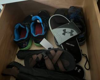 Men's athletic shoes
