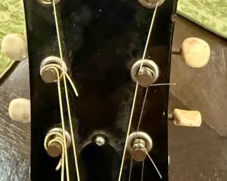 Rare Vintage Gibson LG-1 Sunburst Circa 1960's Gibson LG-1 Acoustic Guitar. with New Strings. Truly a beautiful instrument.