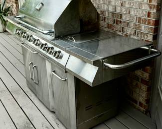 All stainless Steel Gas Grill by Jenn-Air. Perfect start to you outdoor kitchen