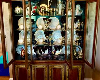 Matching Drexel Heritage Breakfron/China Hutch with Lighting