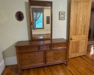 Mid-Century piece in beautiful condition.
(Missing one handle)