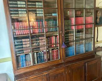 Breakfront bookcase