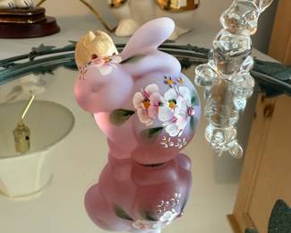 Hand painted signed Fenton bunny