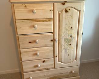 Pine dresser with floral applique