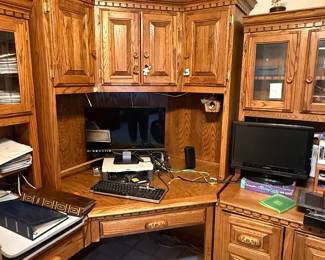 Large wooden office set. *can be separated for easier moving