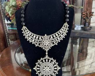 Heidi daus Necklace with pin/pendant 20 inches