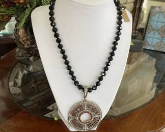 Heidi Daus new w/tag Black bead & circular red/white pendant 21 inches