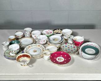MIXED LOT TEACUPS & SAUCERS | Large mixed lot of various teacups, saucers, dessert plates, and other.