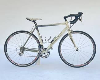 SCOTT MENS ROAD BIKE SIZE 56 | With Shimano 105 group.