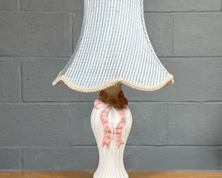 FLUTED CERAMIC TABLE LAMP | Pink ceramic table lamp with bow detailing - h. 17 x dia. 4 in