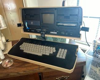 RARE - vintage OSBORNE 1 portable computer!