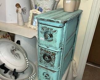 Shabby chic drawers