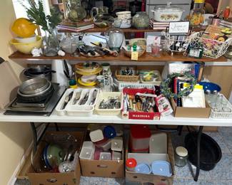LOTS OF NICE KITCHENWARE!