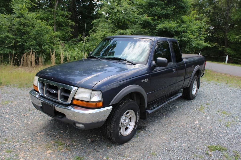 2000 Ford Ranger Ext Cab w/ 200,435 miles showing Runs, Drives, and A/C working well
VIN # 1FTZR15X9YPB70305
