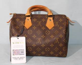 Louis Vuitton Monogram Speedy 25 has a small issue