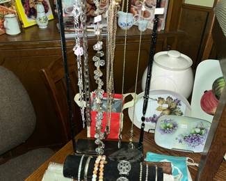 Lots of nice jewelry!
