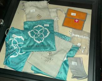 KENDRA SCOTT JEWELRY BAGS